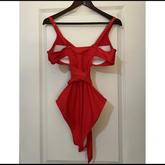 Cupshe Red Cutout One Piece Swimsuit 🌸Size L 🌸 - Picture 6 of 7